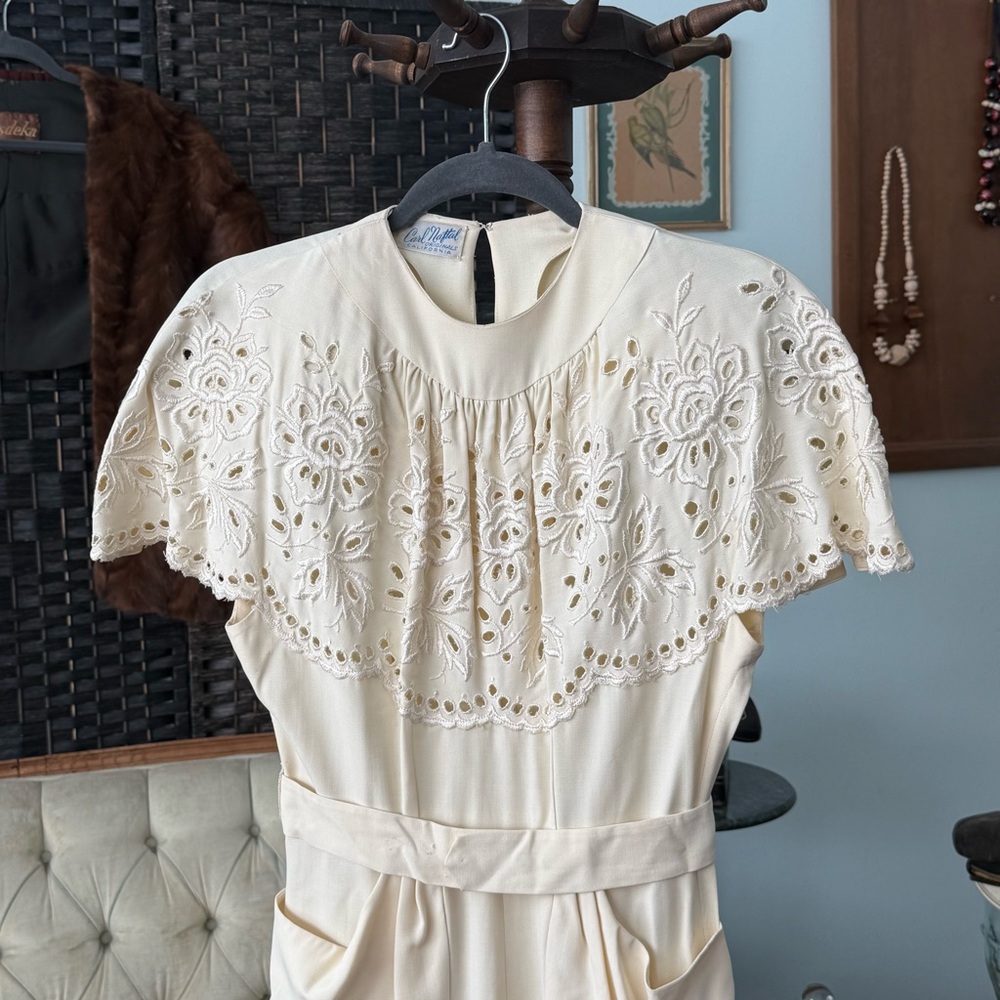🤍 Vintage Carl Naftal California Cream Eyelet Dress Detachable Belt 1970s XS - Picture 3 of 16